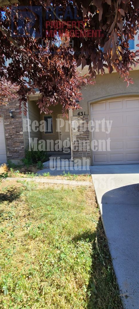 3 Bedroom 2.5 Bathrooms Town Home - 3 Bedroom 2.5 Bathrooms Town Home