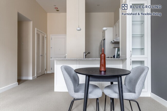 Photo - 425 8th St NW Unidad SI FL3-ID158