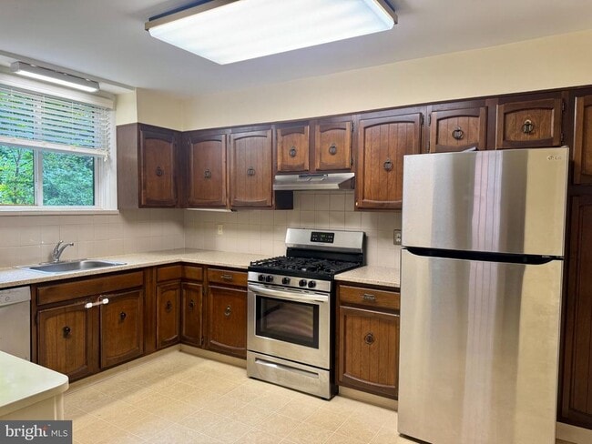 Photo - 8235 Brookside Rd