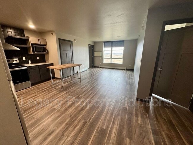 Photo - 226 E Greenfield Ln