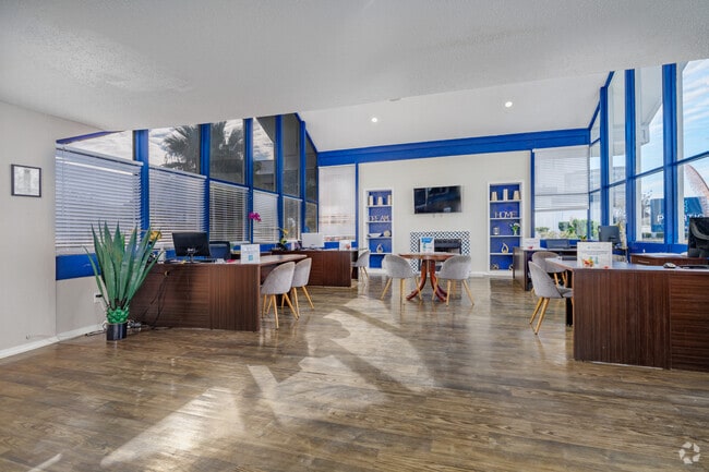 Oficina de arrendamiento - Palatia Apartment Homes