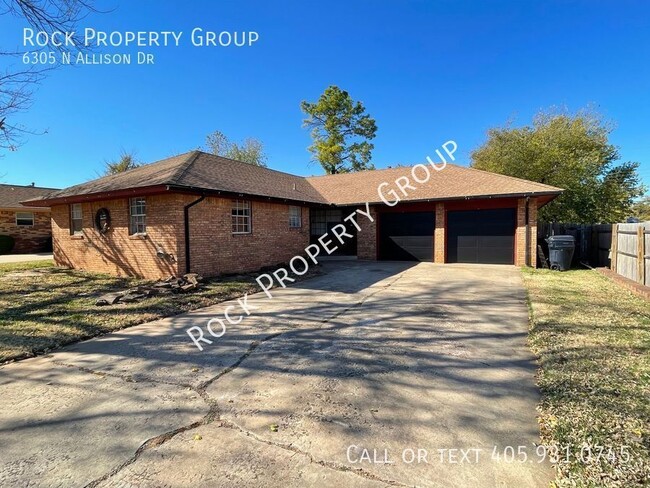 Lovely Brick Home in NW OKC near Lake Hefner - Lovely Brick Home in NW OKC near Lake Hefner