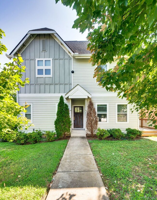 Photo - 217 N 9th St