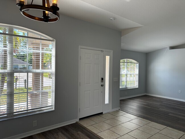 Photo - 1535 Heartwellville St NW