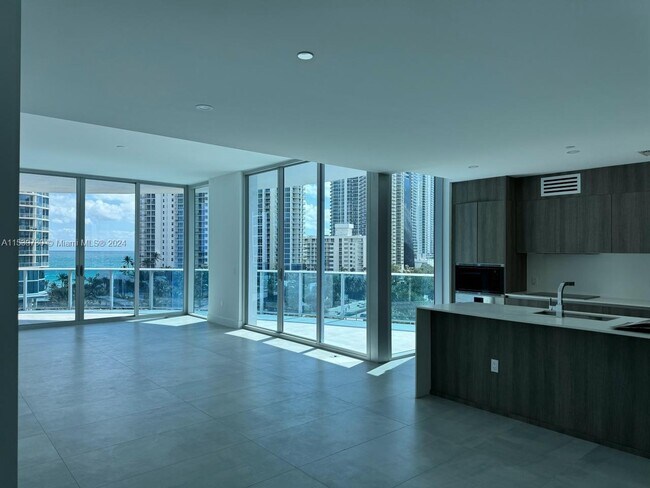 Photo - 17550 Collins Ave Unidad 701 Rental