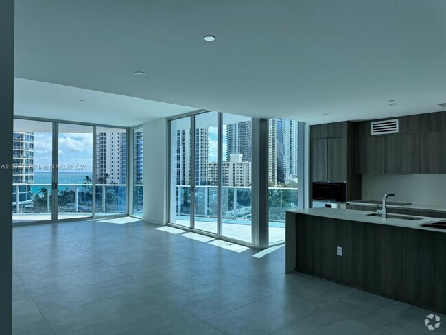 Building Photo - 17550 Collins Ave Unit 701 Rental