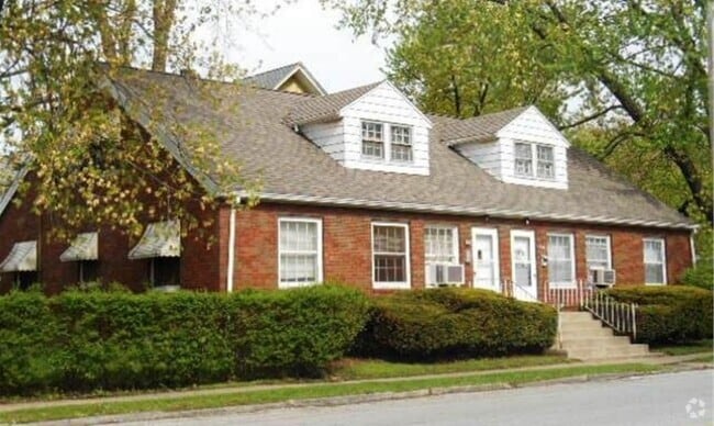 Building Photo - 326 N Pine St Rental