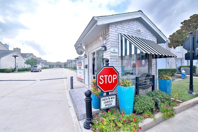 Building Photo - 532 Wilcrest Dr Unit 532