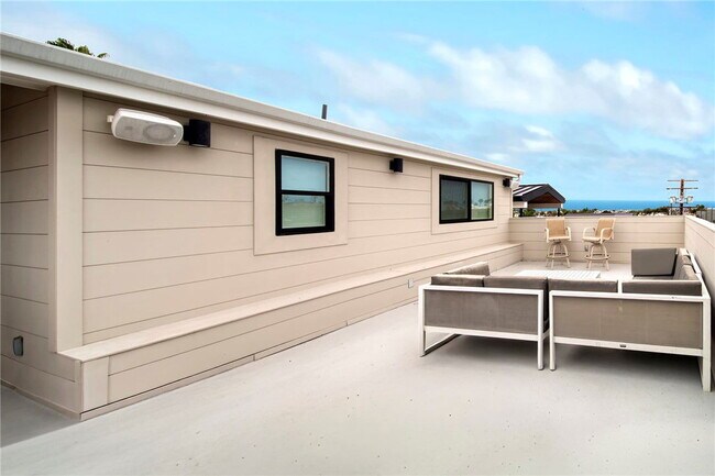 Photo - 603 1/2 Iris Ave Apt #B, Corona Del Mar, CA 92625 - 2 BR 3 BA condo Unit B