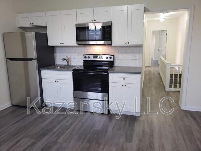 Building Photo - 5625 Sprague St Unit 2nd Floor