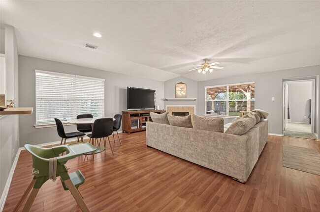 Photo - 205 Colony Lake Ln