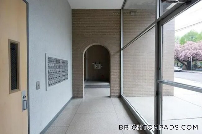 Photo - 125 Chiswick Rd Unidad 504