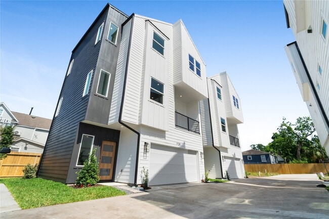 Building Photo - 1122 Hogan St Rental