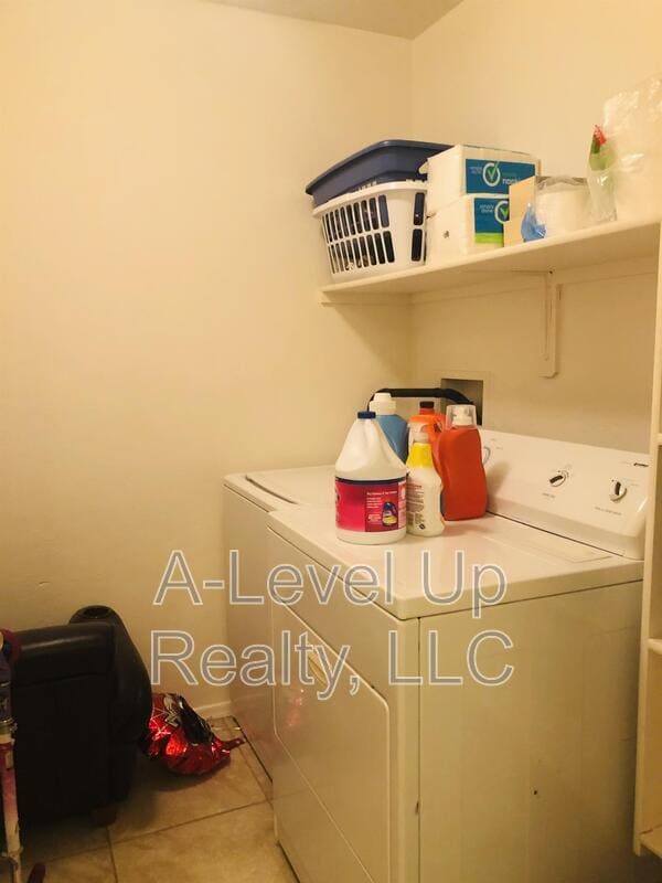 Photo - 3725 W TYBOLT Dr