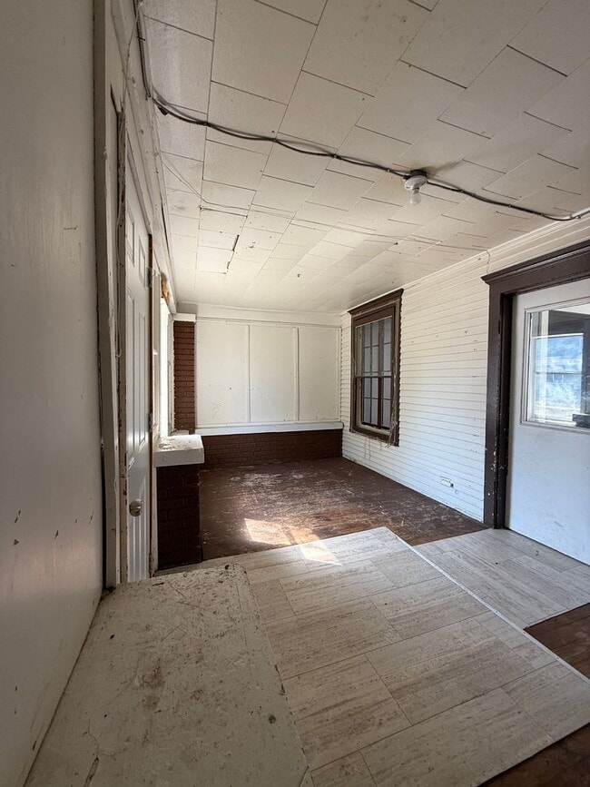 Photo - Large 4 bedroom Home