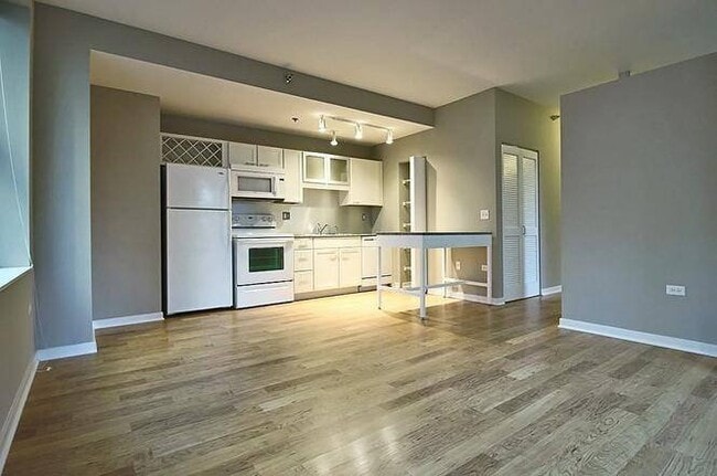 Photo - 178 W Randolph St