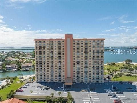 Building Photo - 4900 Brittany Dr S Unit 411