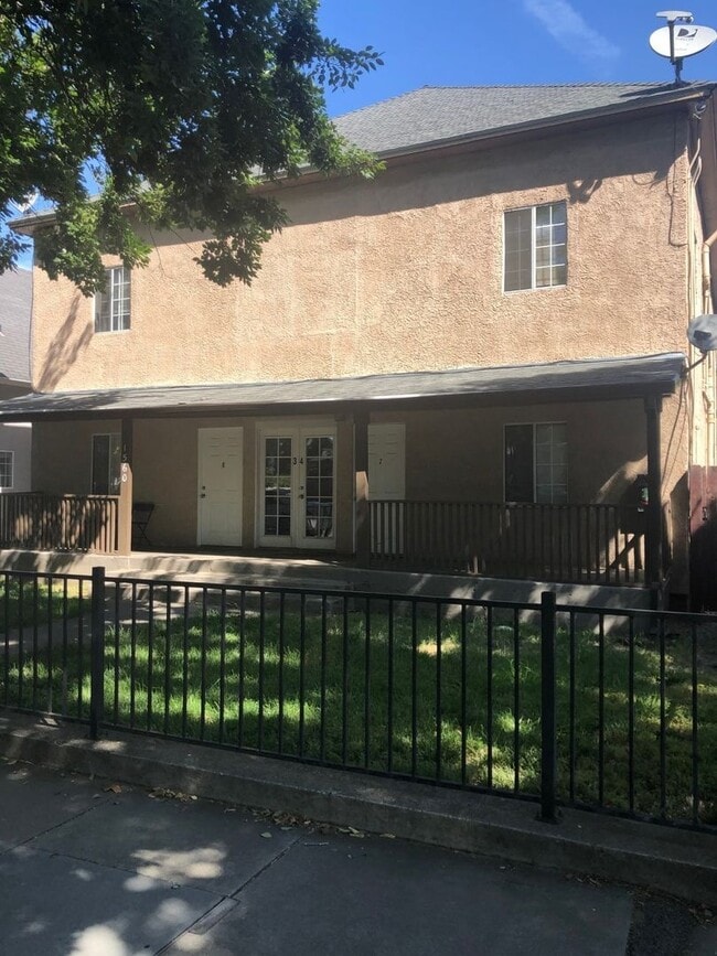Building Photo - 1560 Montgomery St Unit 3