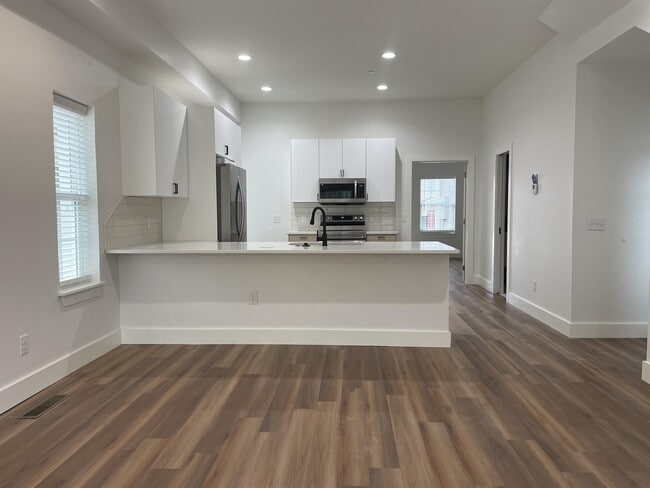 Photo - 719 Deans Row Ave Unit 101