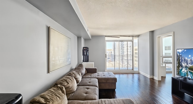 Photo - 1110-1111 11 St SW Unit 705