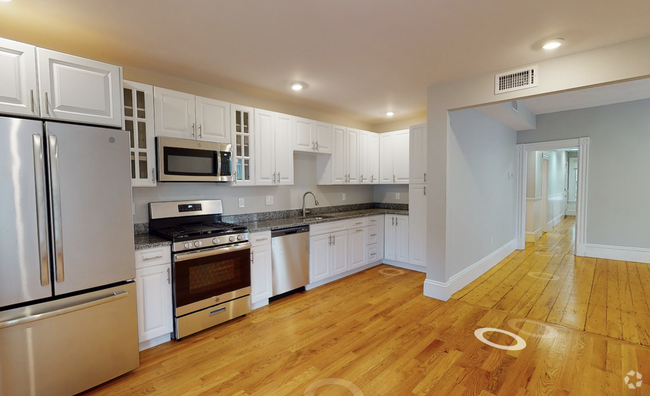 Building Photo - 17 Beacon St Unit 1 Rental