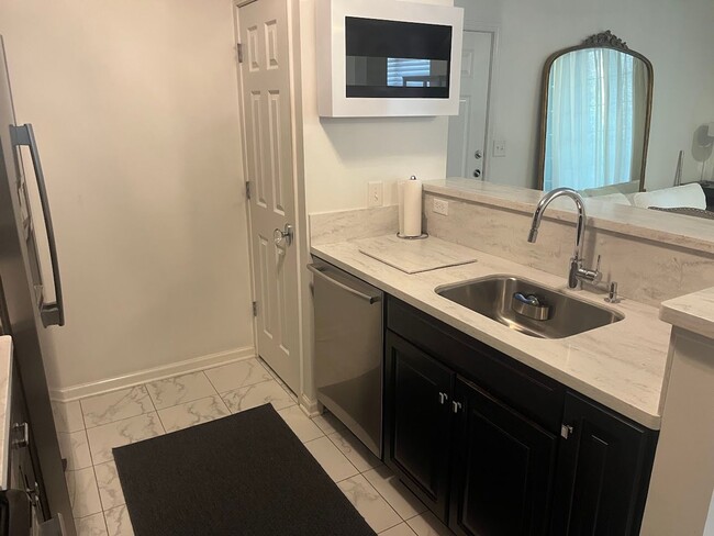 Photo - Available now. Beautiful, FULLY-FURNISHED 1 BR/1 BA Condo in Mt Pleasant!