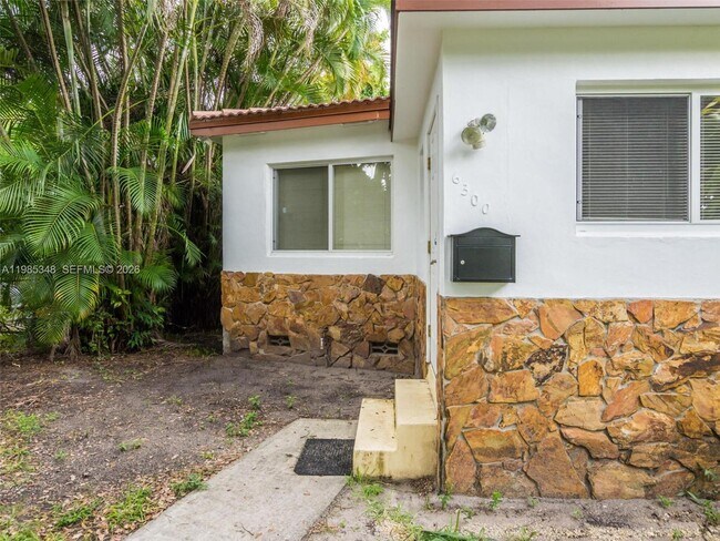 Photo - 6300 NW 41st St