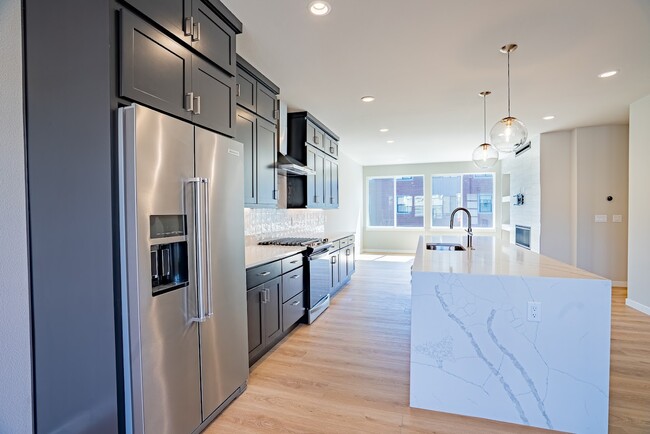 Photo - 2736 W Lumber Ln