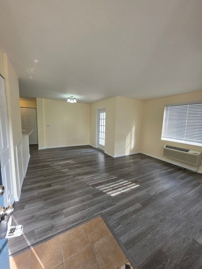 Photo - 101 Silverstone Dr