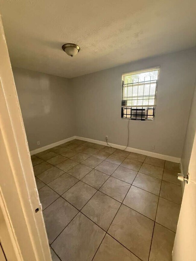 Photo - 1614/1616 W 3rd St.