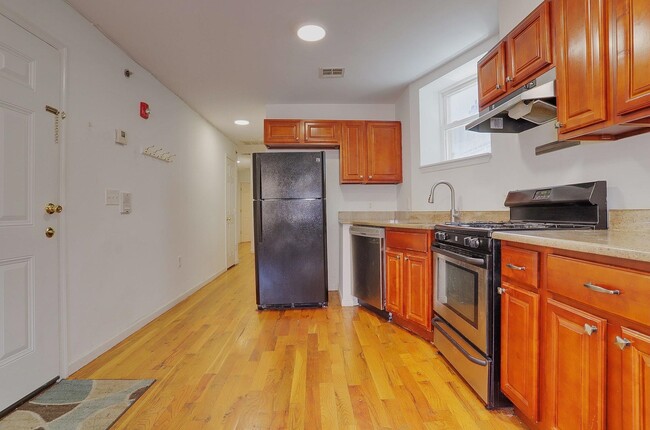 Photo - 236 Van Horne St Unit 3B
