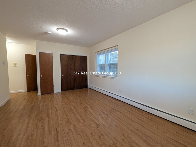 Photo - 2018 Commonwealth Ave Unit 04