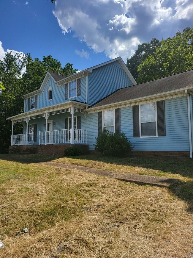 Building Photo - Large two-story colonial style home, Antioch