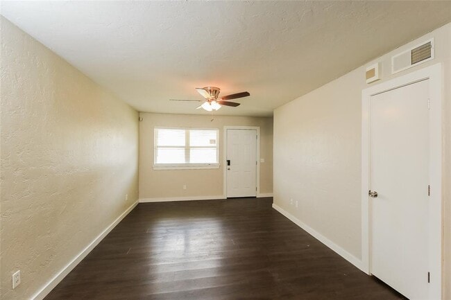 Photo - 1828 Sunrise Dr