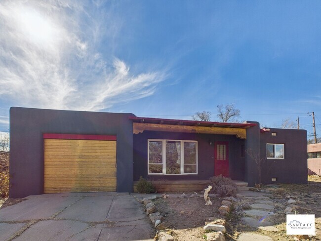 Building Photo - Northside Single Family Home with Ample Sp...