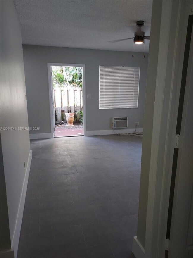 Photo - 808 SW 14th Terrace Unit 4