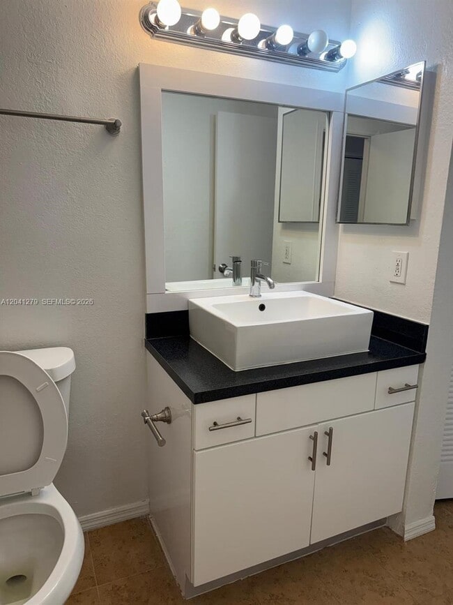 Photo - 3400 Pinewalk Dr N Unidad 924
