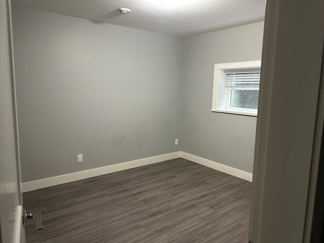 Photo - 1364 23rd St W