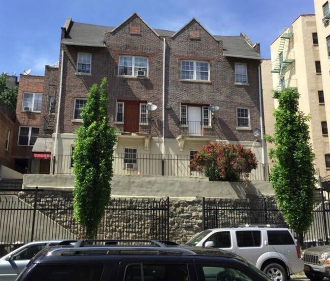 Photo - 71-73 W 174th St