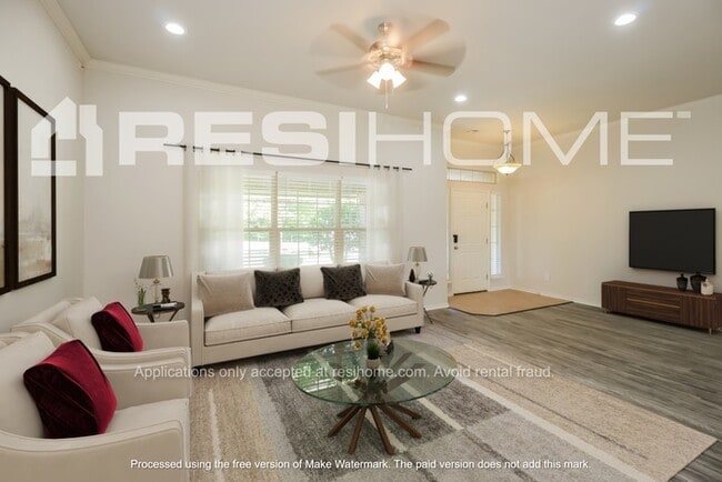 Photo - 509 Crestland Dr