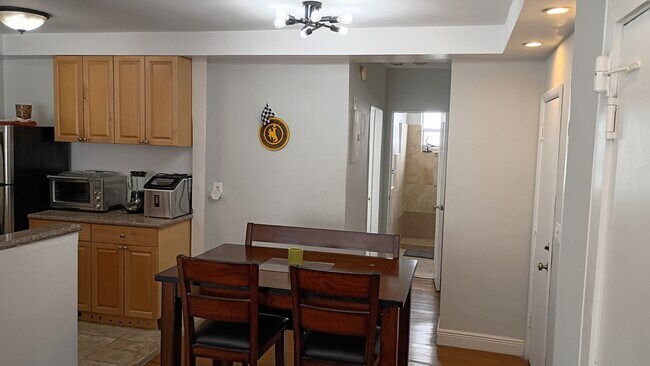 Photo - 1616 Michigan Ave