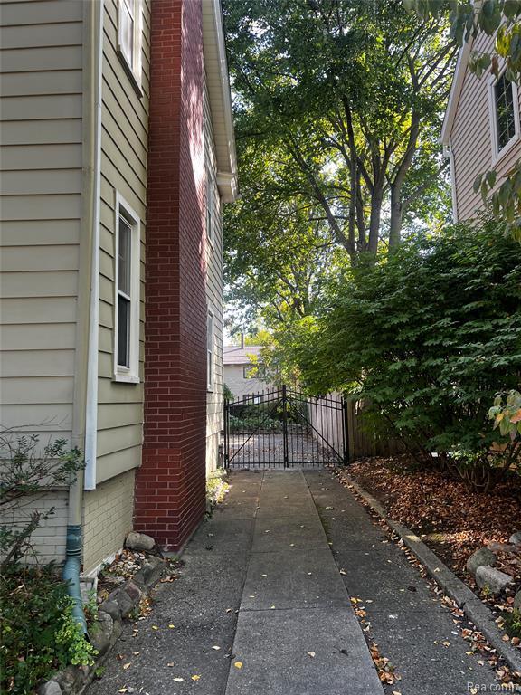 Photo - 1072 Ridgedale Ave