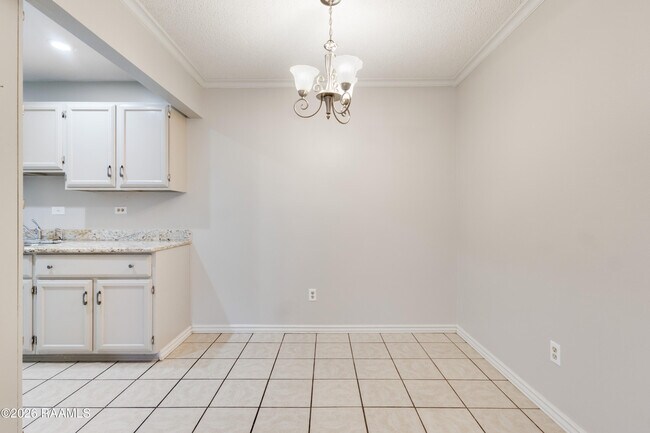 Photo - 200 Lodge Dr