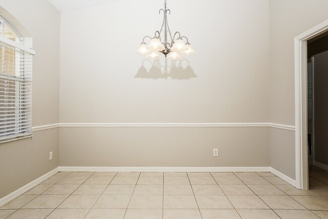 Photo - 1537 Maile St