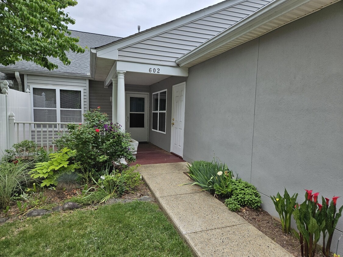 Photo - 602 Mockingbird Way (Charlottesville, VA)