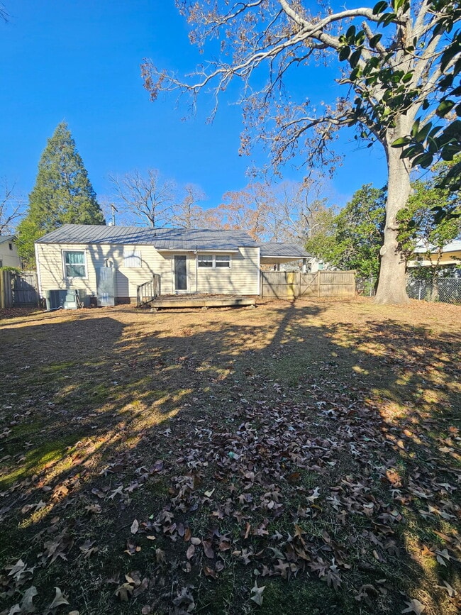 Photo - 418 Palm Dr S