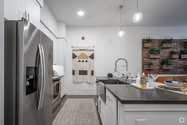 1BR, 1BA - 737SF
