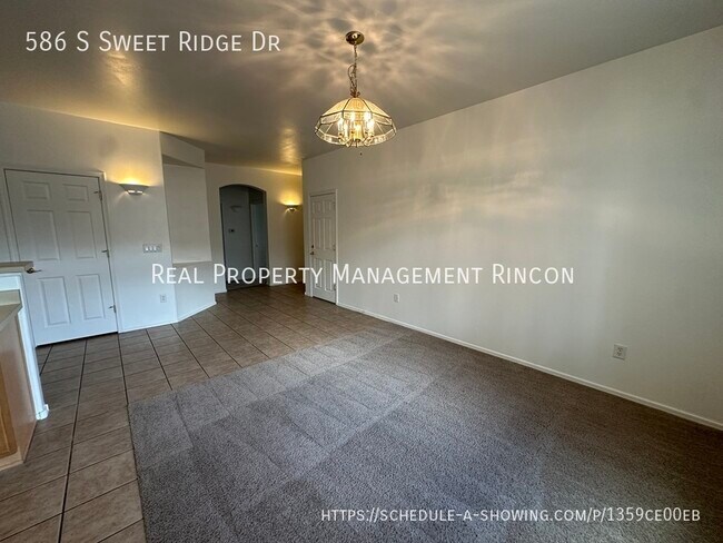 Photo - 586 S Sweet Ridge Dr
