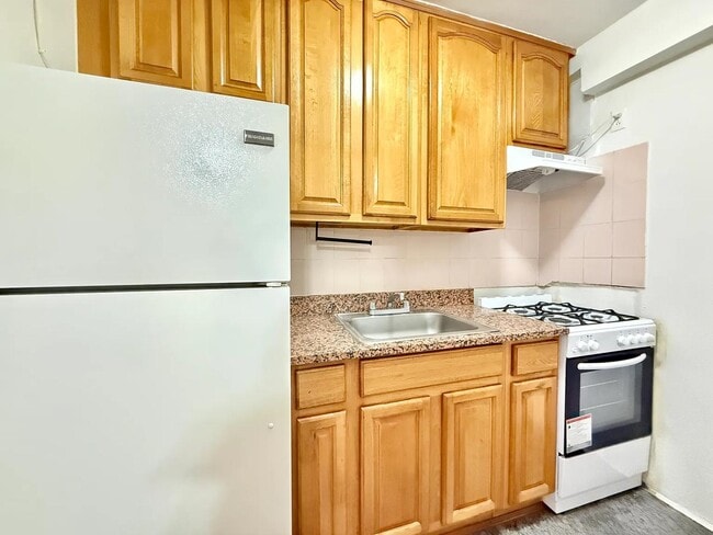 Photo - 41-42 Elbertson St