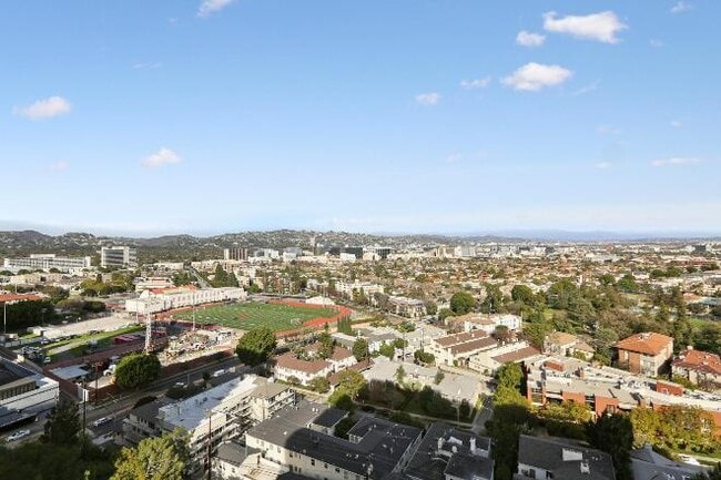 Building Photo - Century